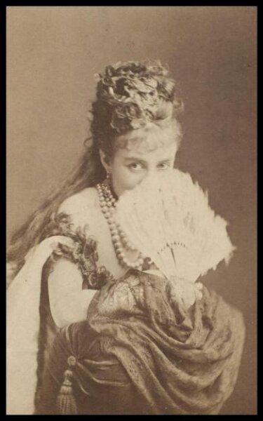 London Stereoscopic and Photographic Company, Guy Little Theatrical Photograph