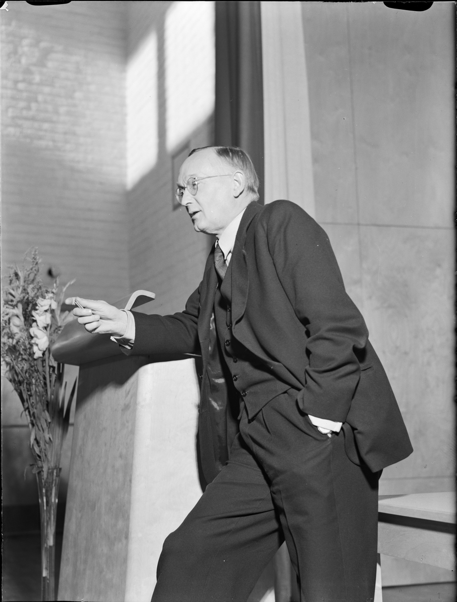 Paul Sandberg, Föreläsare, Uppland 1948