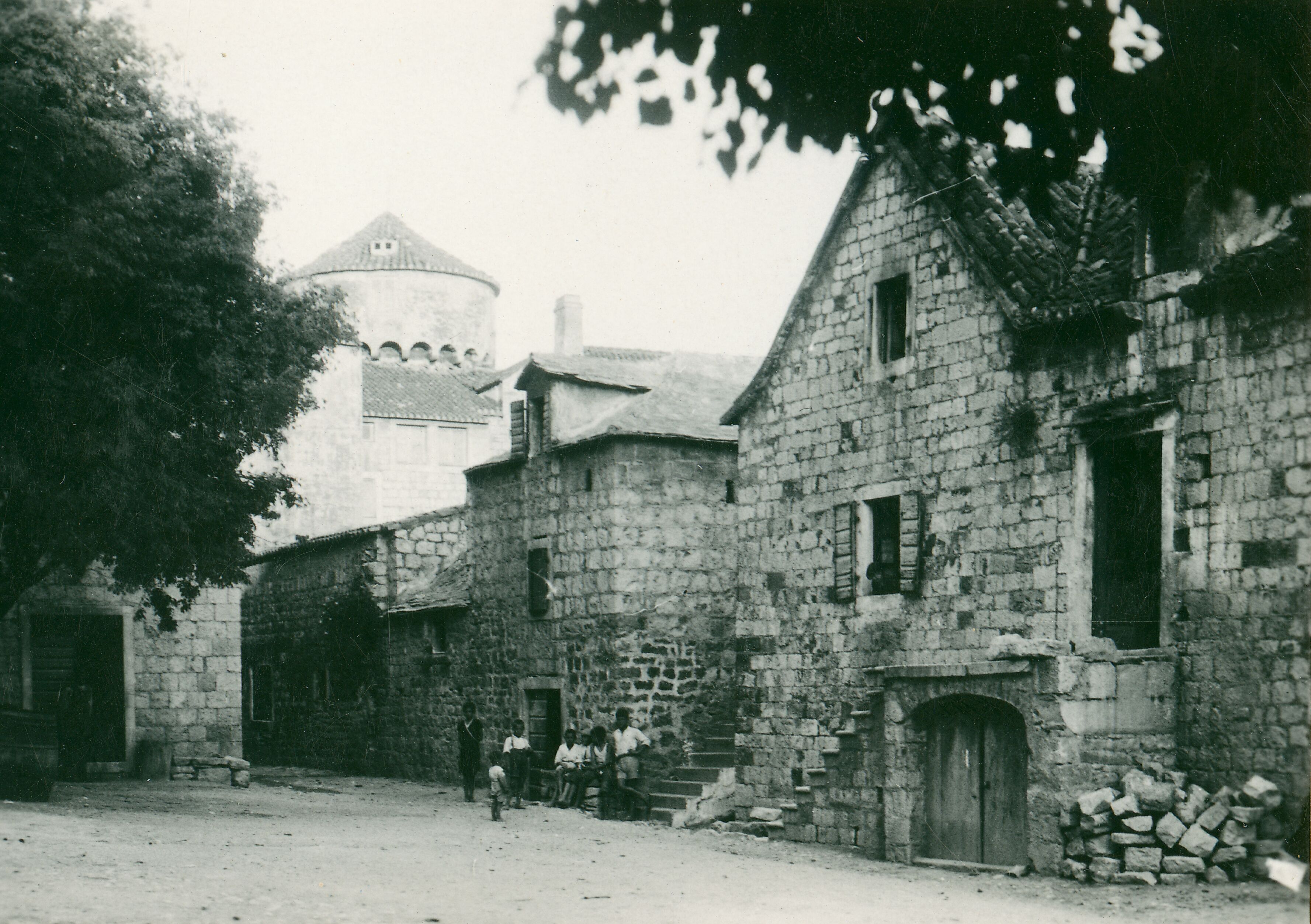 Većeslav Henneberg, Kaštel Kambelovac - Veduta mjesta