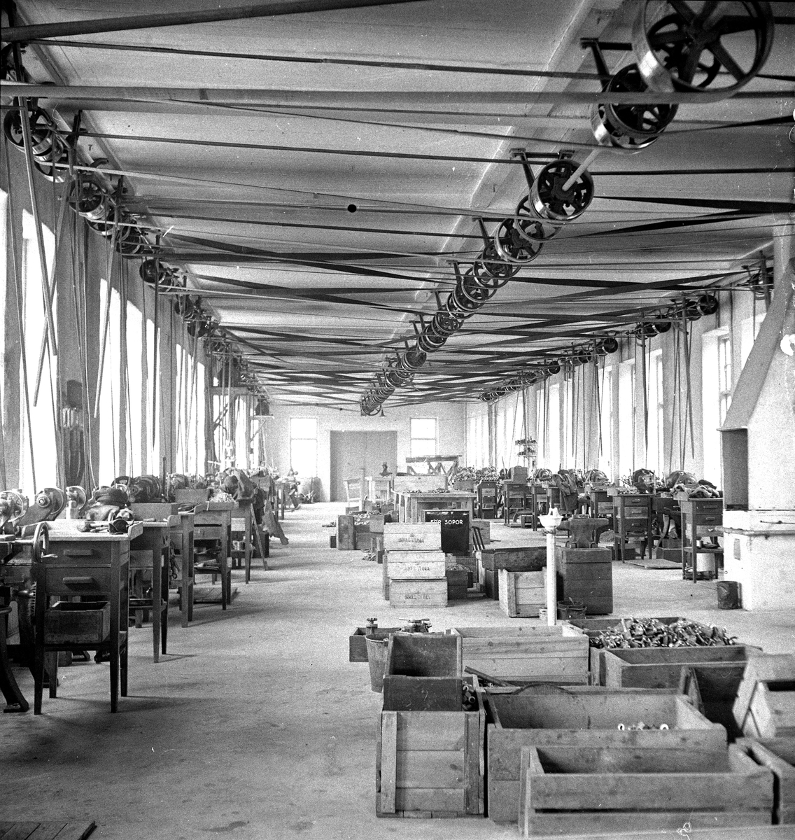 Ellert Johan Viktor Sörman, The luminaire factory from within. Photographer: E. Sörman Photocopy available.