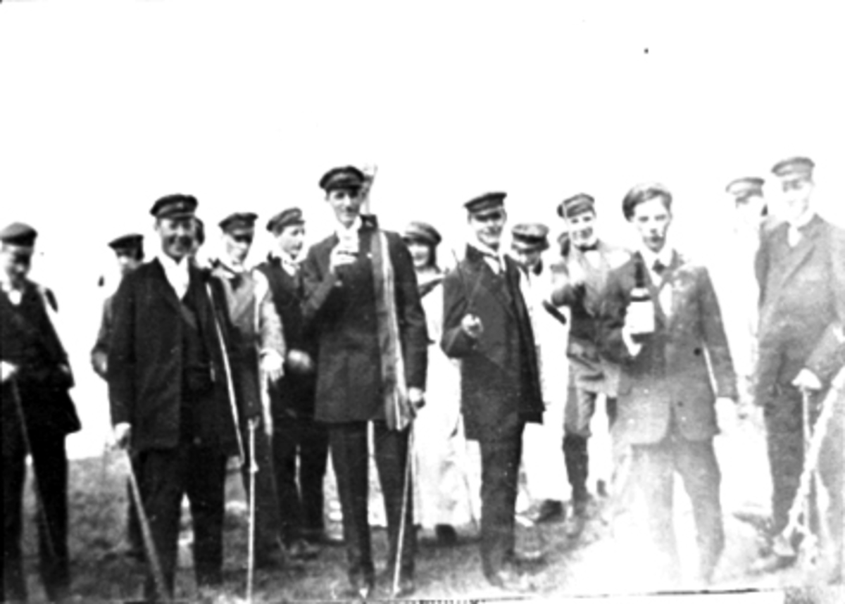 Anno Domkirkeodden, STOR GRUPPE MED RUSS SKÅLER PÅ HEDMARKSMUSEET OG DOMKIRKEODDEN, RUSSEFEST