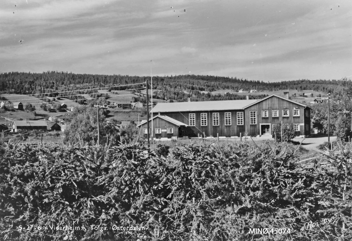 Carl Gustav Normann, Bildene 45063 til 45077 er fra Tolga og Vingelen sentrum.