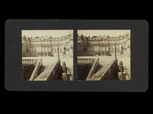 Unknown, Observation Balloon, Kensington Gardens and Trafalgar Square, Feed the Guns Week