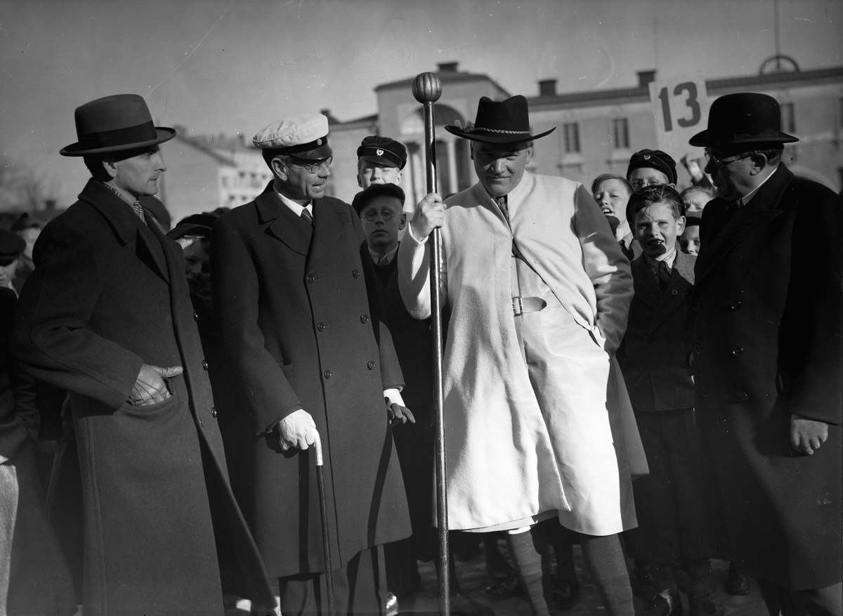 Paul Sandberg, Byggmästaren Anders Diös på Barnens Dag, Uppsala 1941