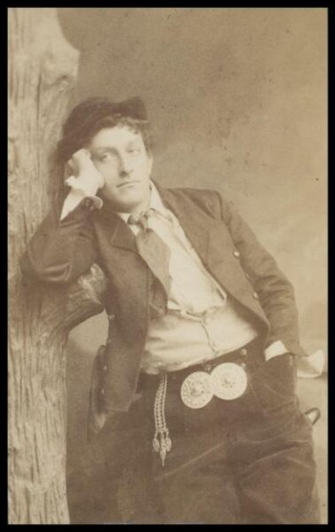London Stereoscopic and Photographic Company, Guy Little Theatrical Photograph