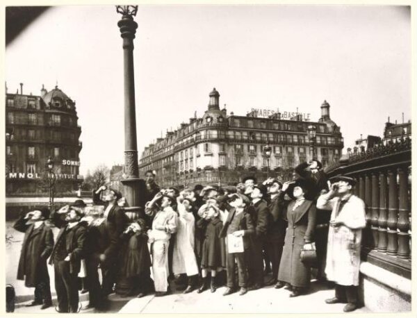 Atget, Jean-Eugène-Auguste, Eclipse, 1911