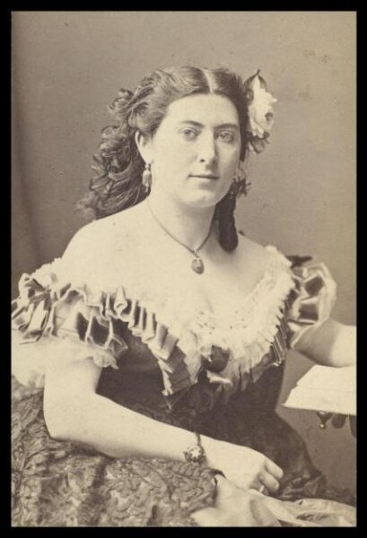 London Stereoscopic and Photographic Company, Guy Little Theatrical Photograph