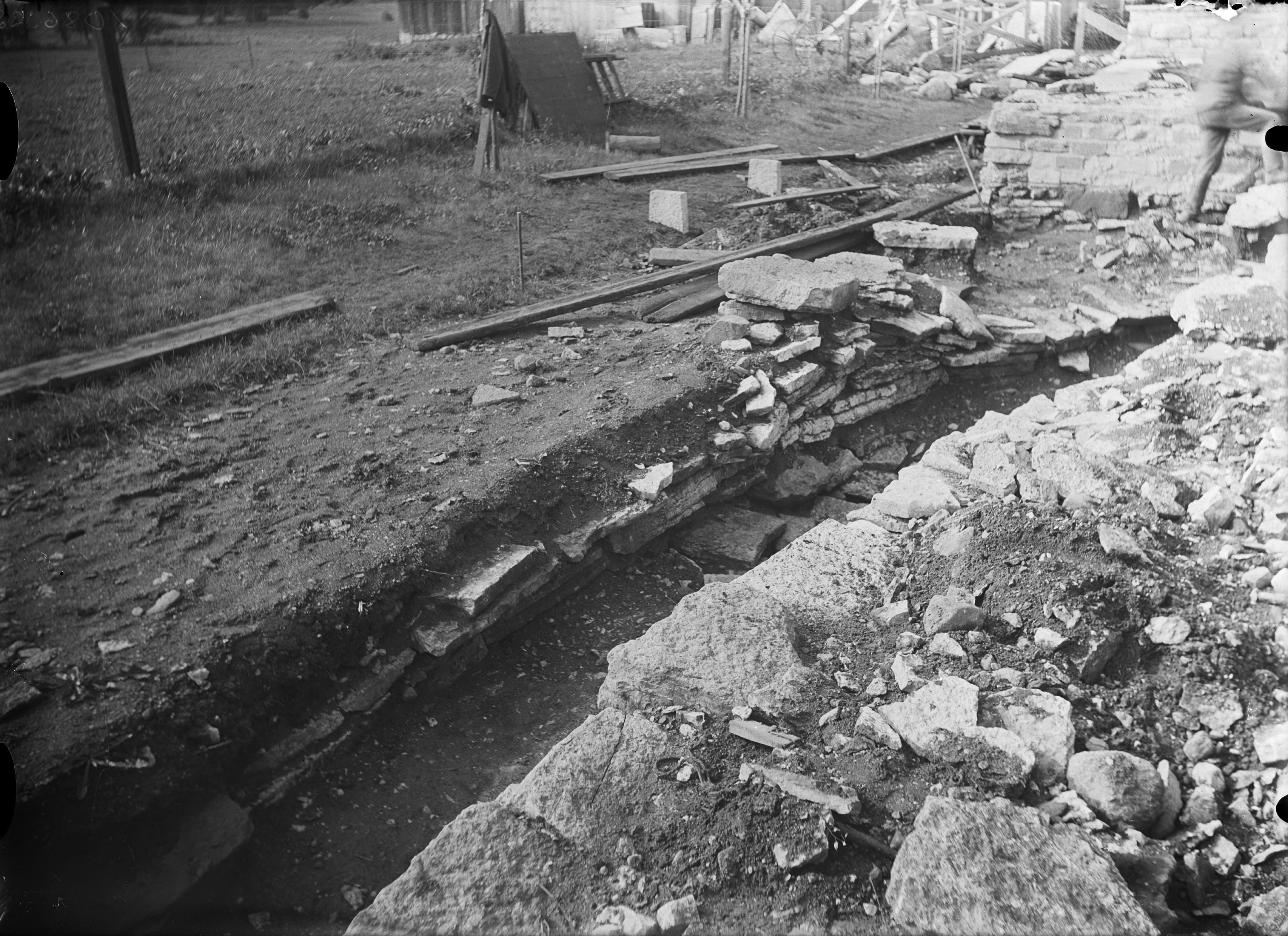 Axel Forssén, Varnhems klosterruin