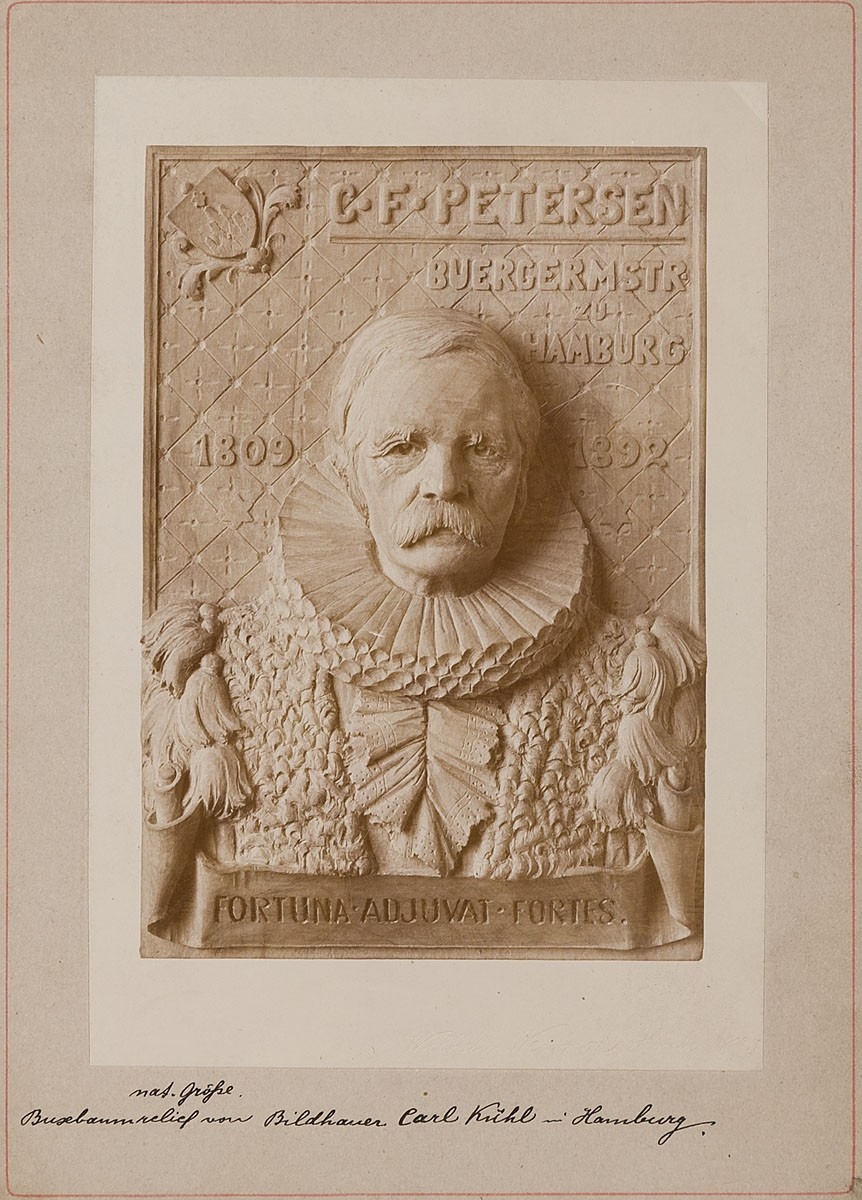 Wilhelm Weimar, Buchsbaumrelief "C.F. Petersen Bürgermeister zu Hamburg (1809-1892)" von Carl Kühl