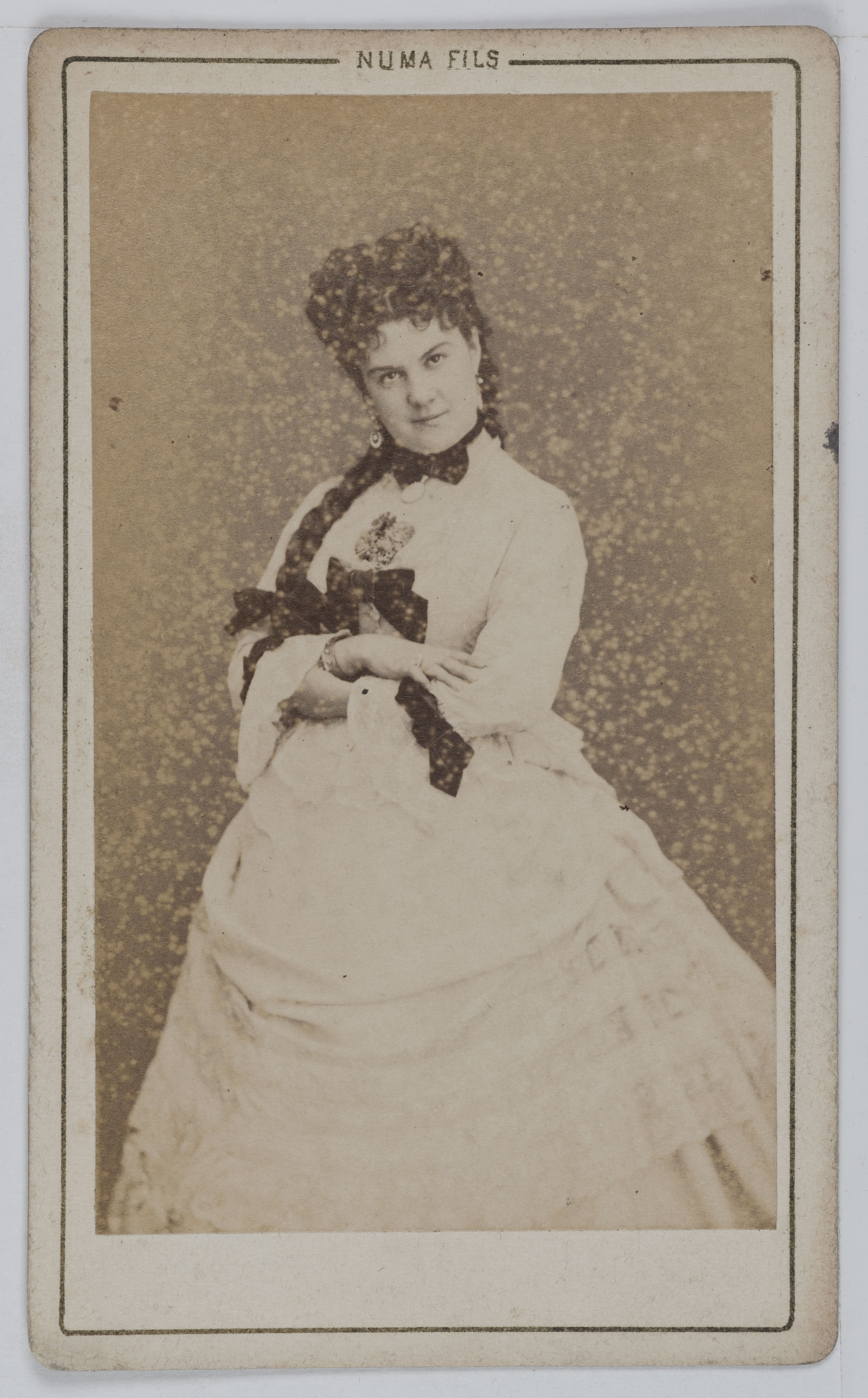 Numa Fils, Portrait d'Antonia Stella Zélie Rousselot (-1881), dite Reynold, actrice de théâtre entre 1867 et 1879.