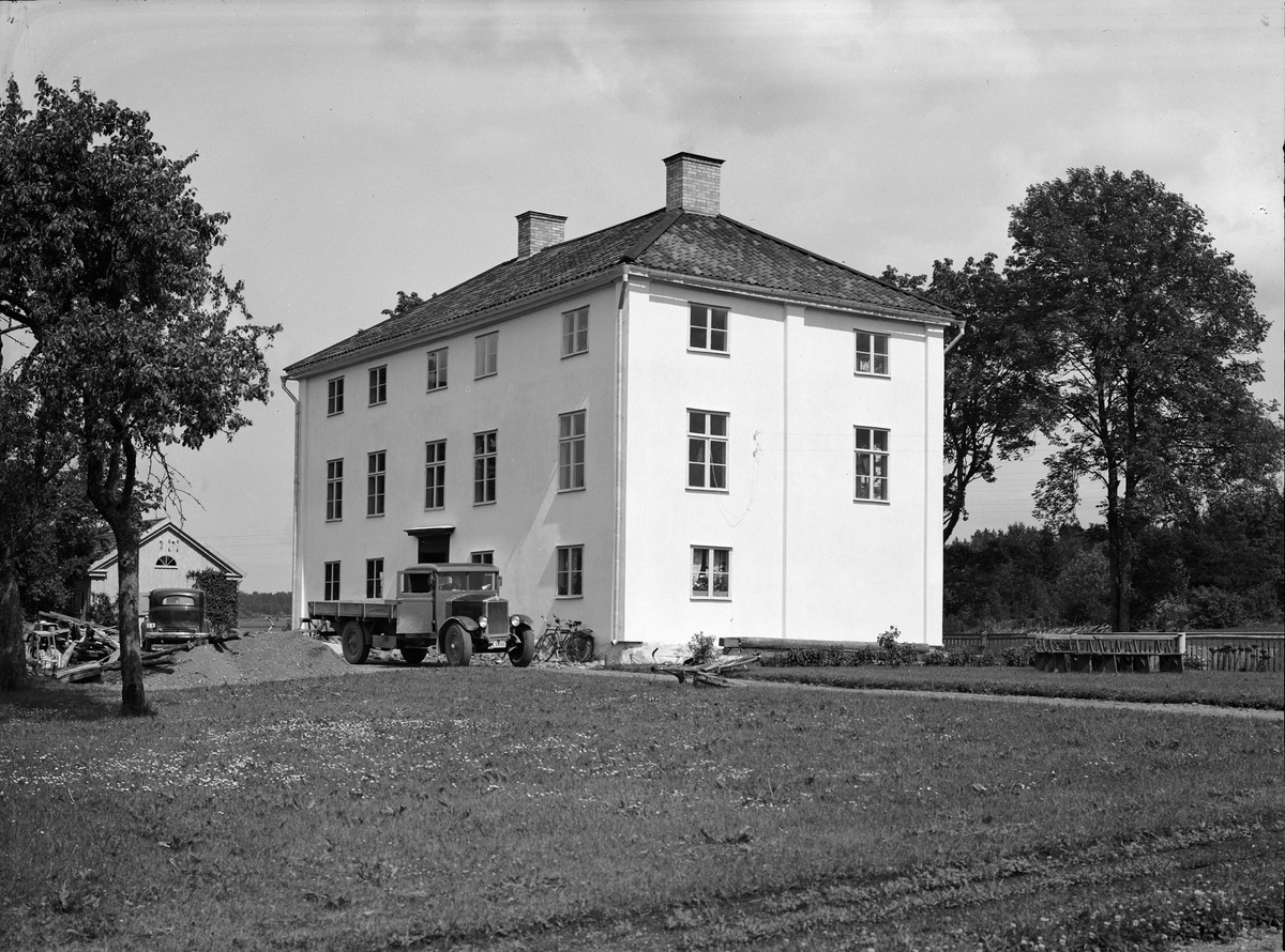 Paul Sandberg, Den nyrenoverade Åkerby bygdegård strax innan invigningen 3 - 4 juli 1937