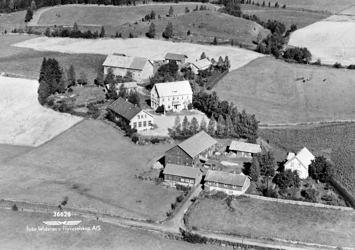 Widerøes Flyveselskap A/S, FLYFOTO RINGNES SØNDRE, RINGNES SKOLE