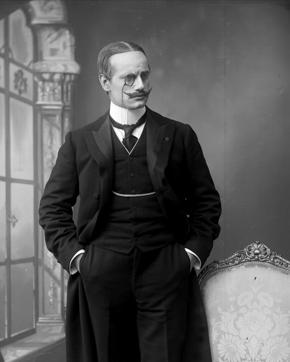 Gustav Borgen, Portrett, skuespiller Dienesen.