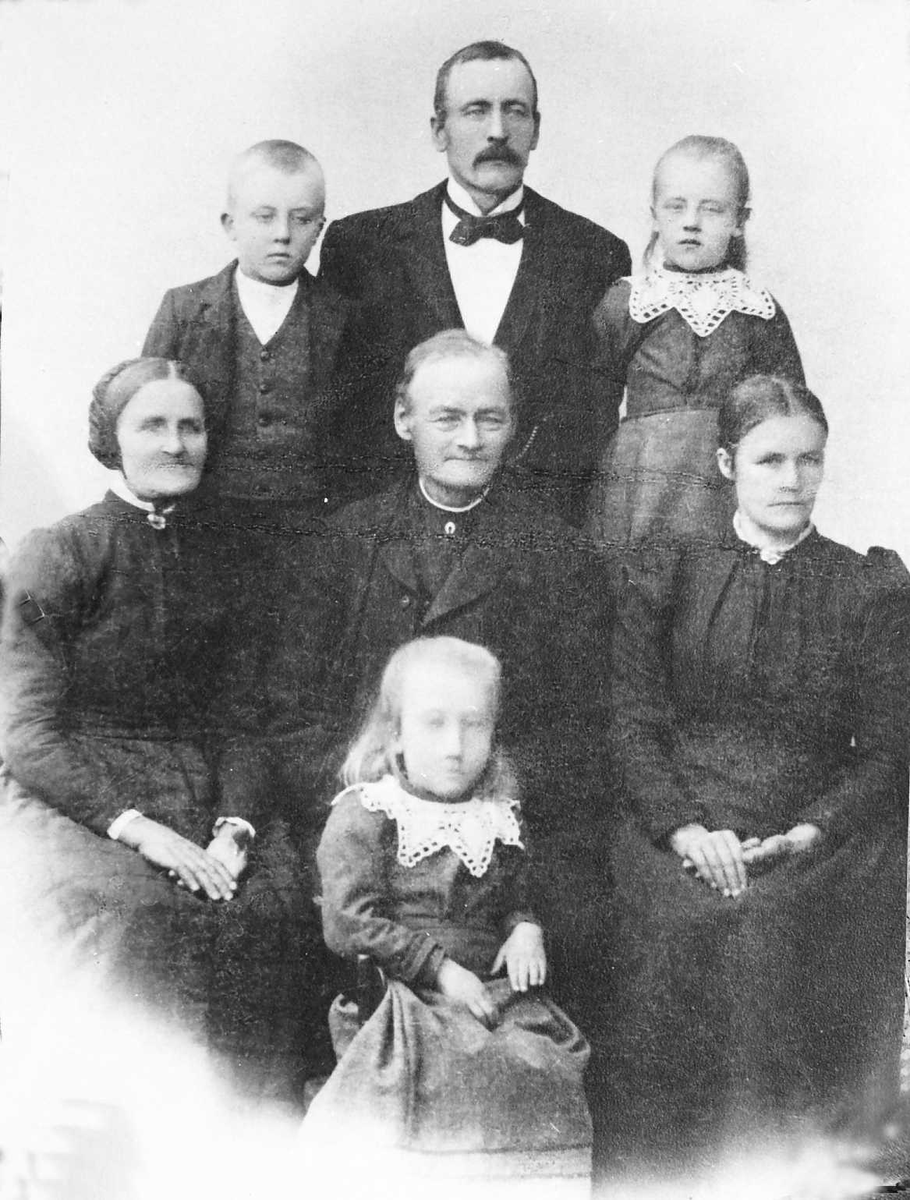 Henrik Augustinsson Stinessen, Familiebilde.