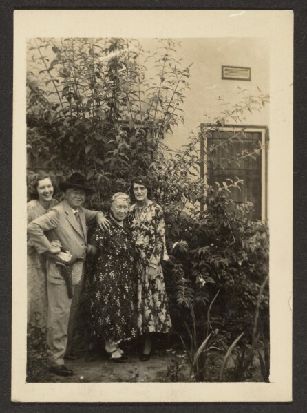 Louis Fleckenstein, [Fleckenstein Family Portrait]