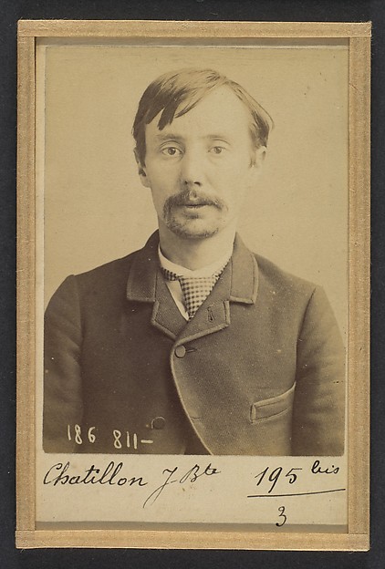 Alphonse Bertillon, Chatillon. Jean-Baptiste. 31 ans, né à Toiseron des Minard (Cher). Employé de commerce. Note du cabinet. 10/5/82