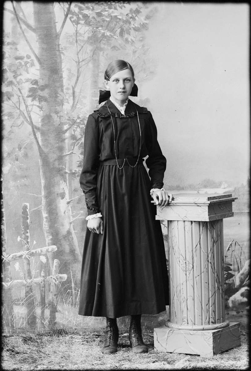 Skötsner-Edhlund, Elsa Wallin, Valde, Skäfthammar socken, Uppland 1917