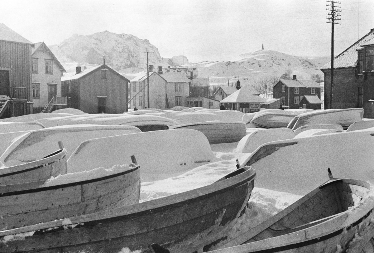 Anders Beer Wilse, Vinter og snø, båtene i vinteropplag i påvente av varmere vær og åpent hav.