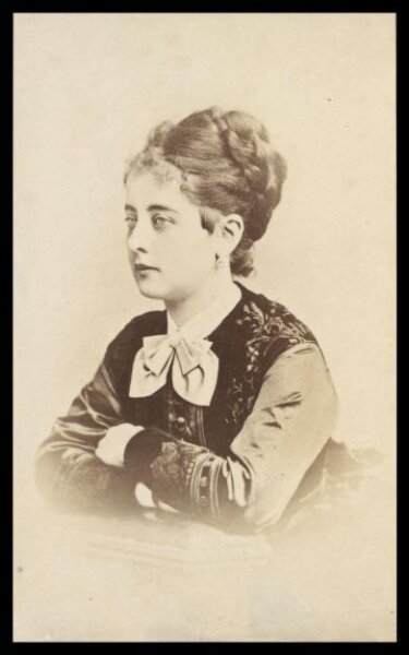 London Stereoscopic and Photographic Company, Guy Little Theatrical Photograph