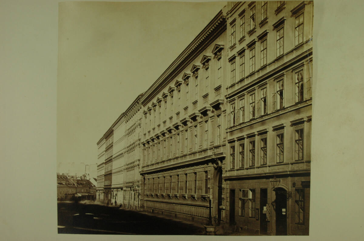 Anonym, Wohngebäude/Wiener Stadterweiterung: Berggasse 16 - Palais des Grafen Festetics