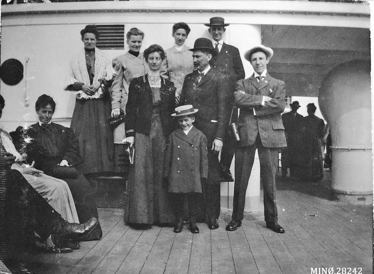Rugsveen, Johan, Undseth, Gruppe ombord på Damperen President Lincoln