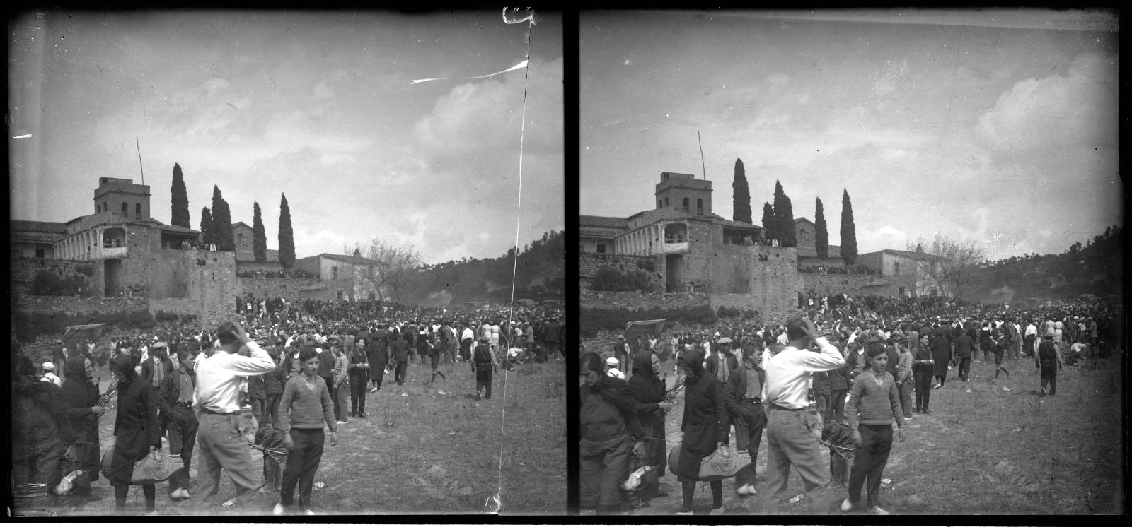 Desconegut, [Aplec a Santa Creu d'Olorda]
