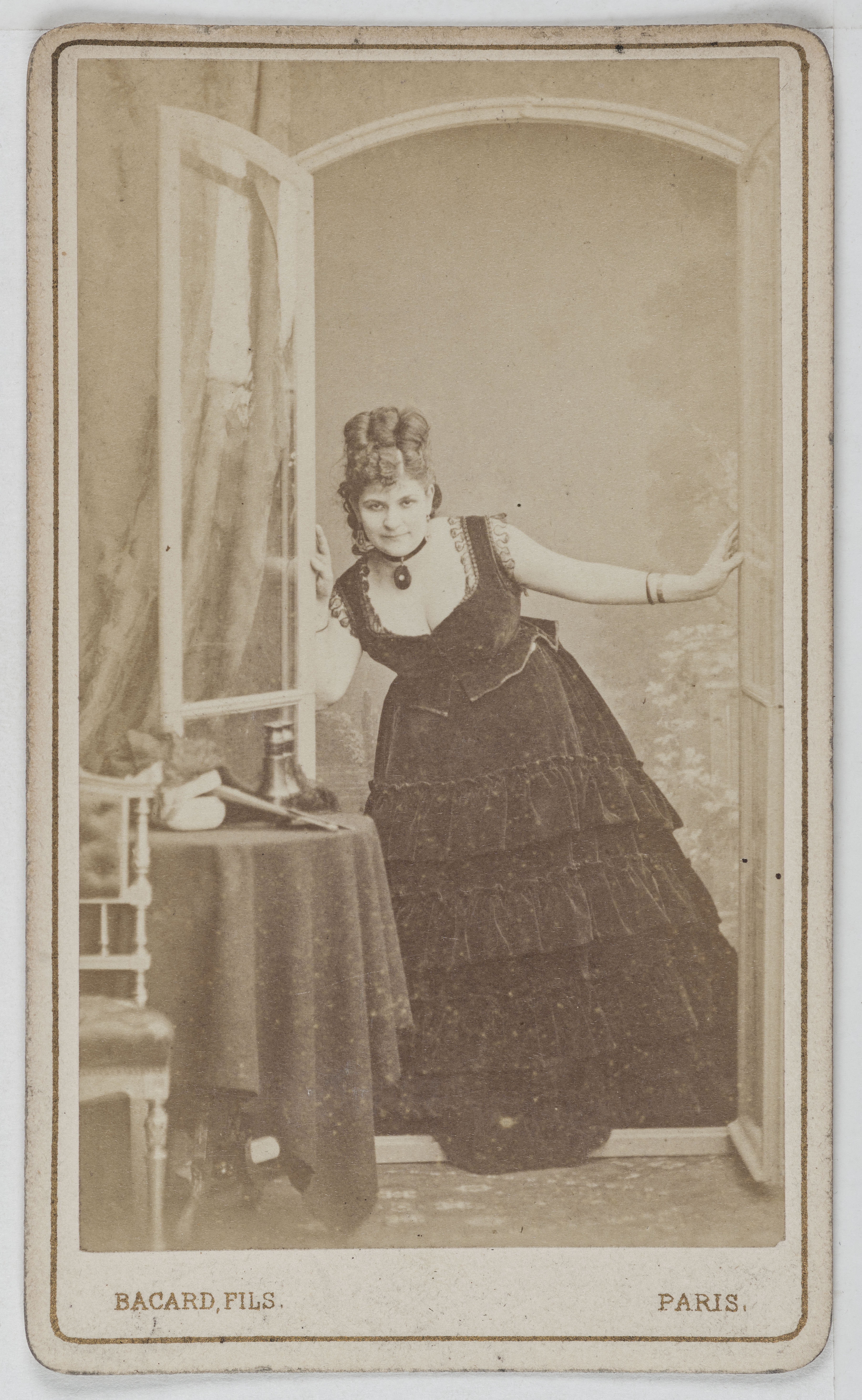 Bacard Fils, Portrait de Nina, actrice.