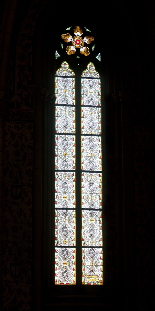 Olle Norling, Glasmålning i Finstakoret (travé 13, väster), Uppsala domkyrka, Uppsala 2013