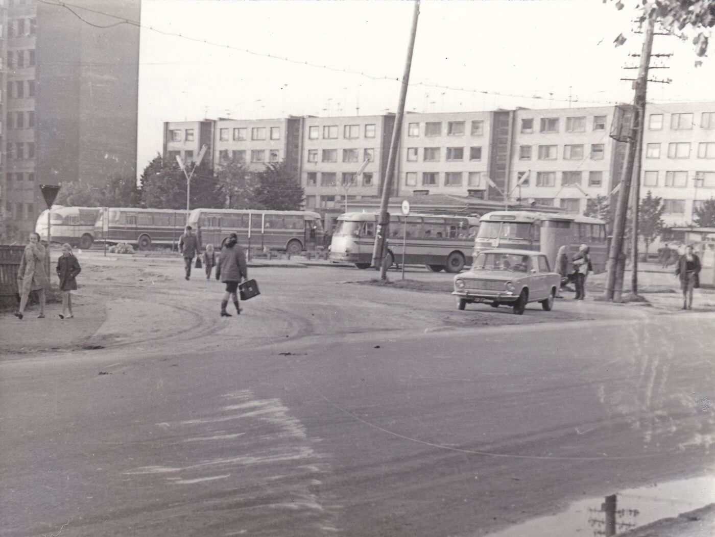 D. Montvilas (?), Tauragės autobusų stoties aikštelė