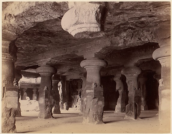 Unknown, [Pillars in the Monolithic Temple at Elephanta, Near Bombay]