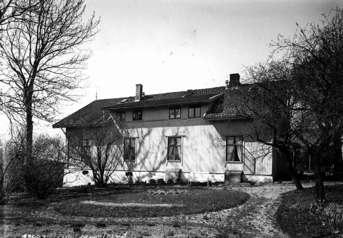 Anders Beer Wilse, Lille Manglerud gård, Oslo, Østre Aker. Våningshuset sett fra hagen.