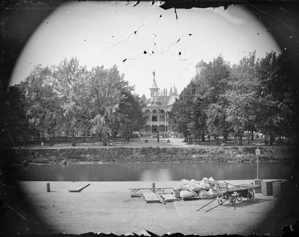Henri Osti's Fotografiateliér, Restaurant The Fluster, Fjärdingen, Uppsala from the east, 1870s