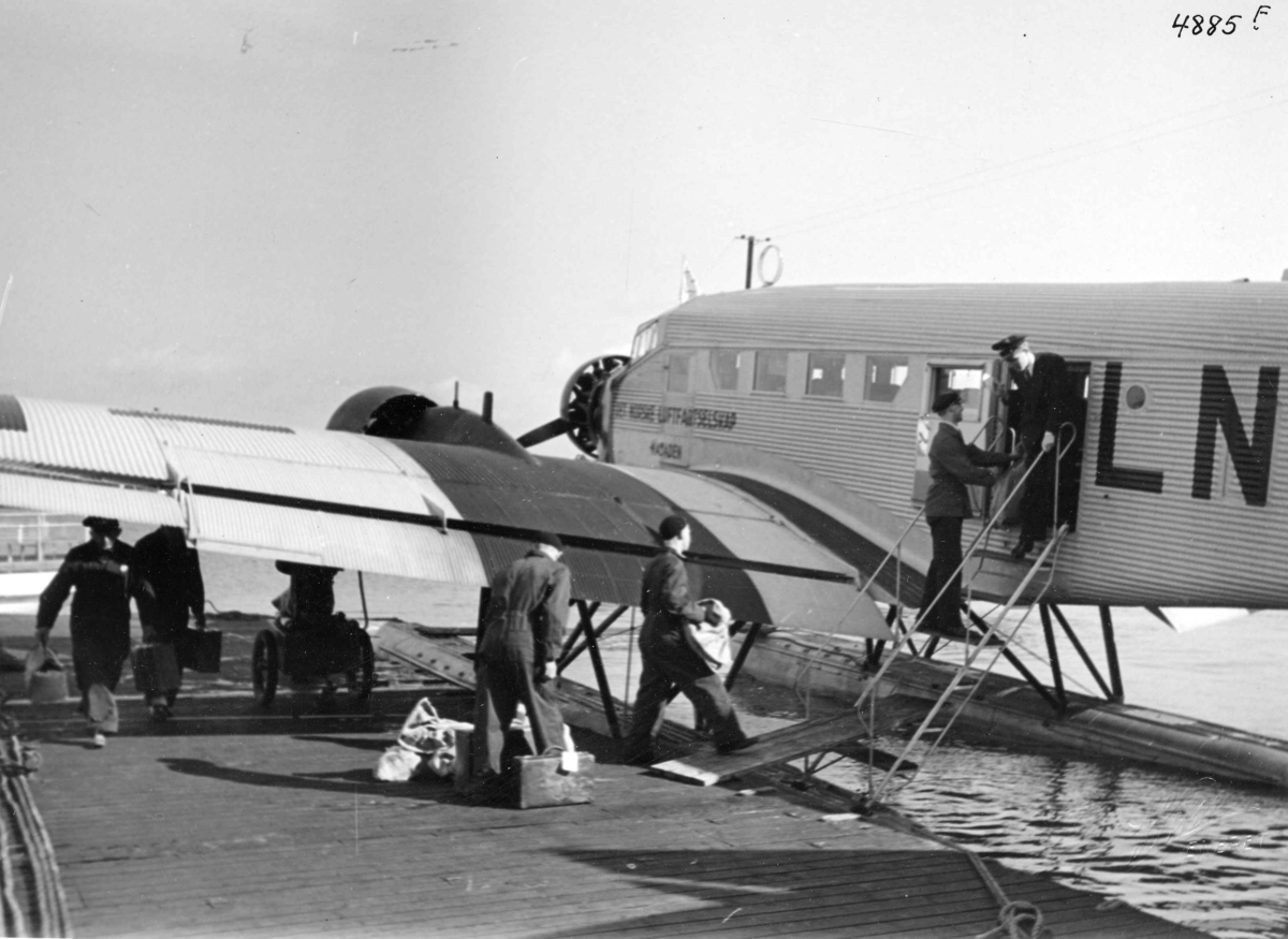 Anders Beer Wilse, Fly