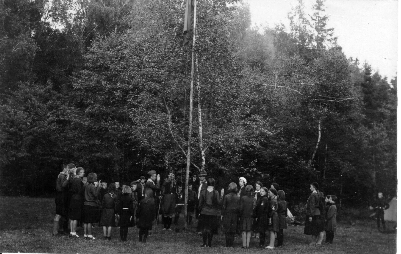 Petras Ločeris, Skautų stovykloje keliama vėliava