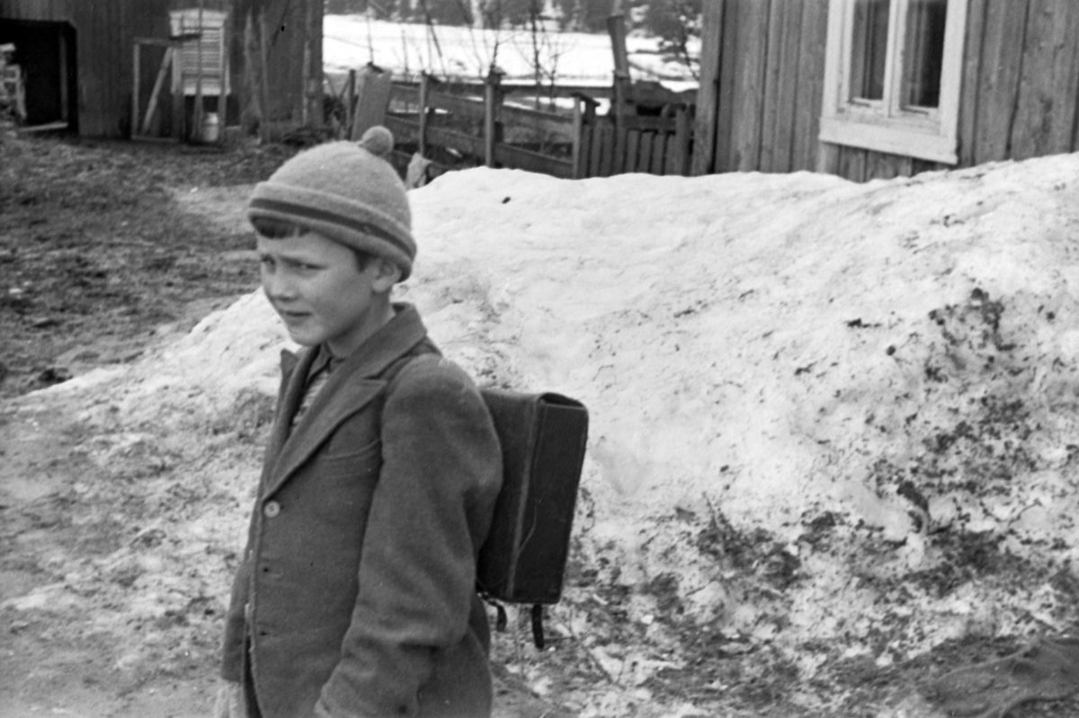 Adolf Skjegstad, Annar Skjegstad, barn, skolesekk, ransel.