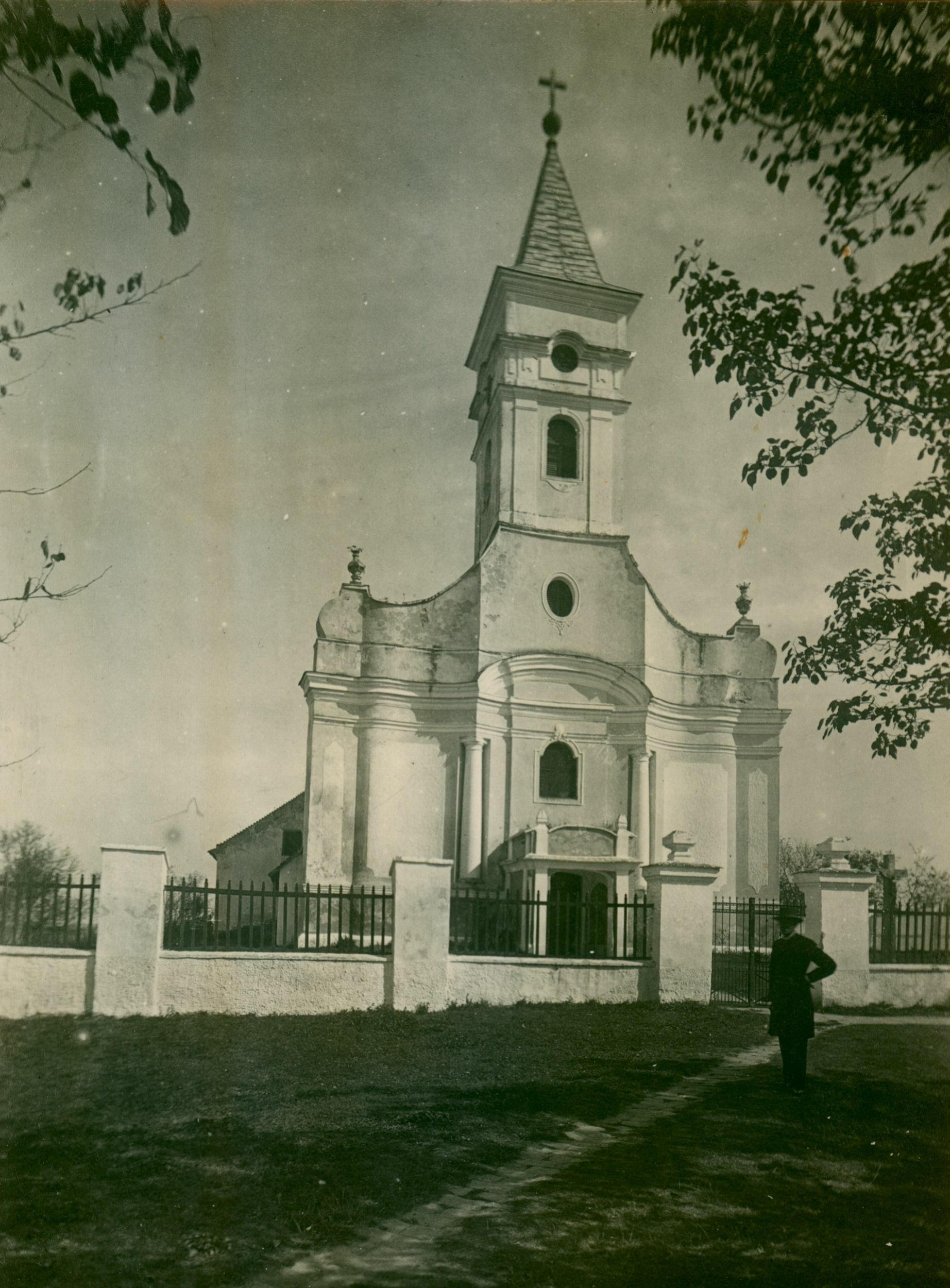Josip Brunšmid, Sotin - Župna crkva Pomoćnice kršćana, zapadno barokno pročelje