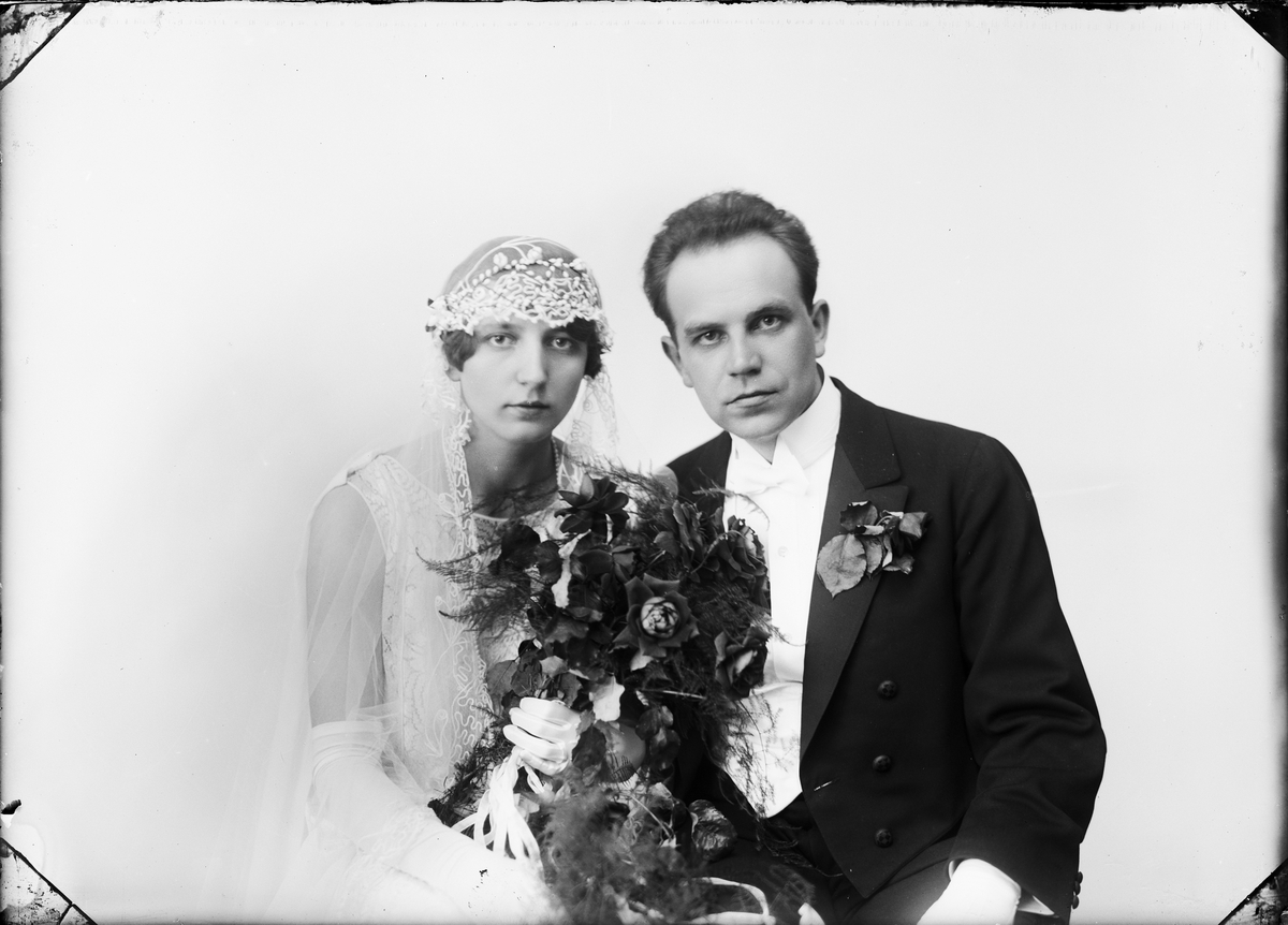 Skötsner-Edhlund, Ateljé Portrait - Bridal Couple, Östhammar, Uppland