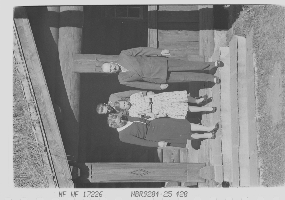 Anders Beer Wilse, prot: Kronprinsfam. Skaugum mai 1946