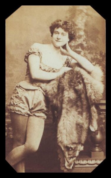London Stereoscopic and Photographic Company, Guy Little Theatrical Photograph