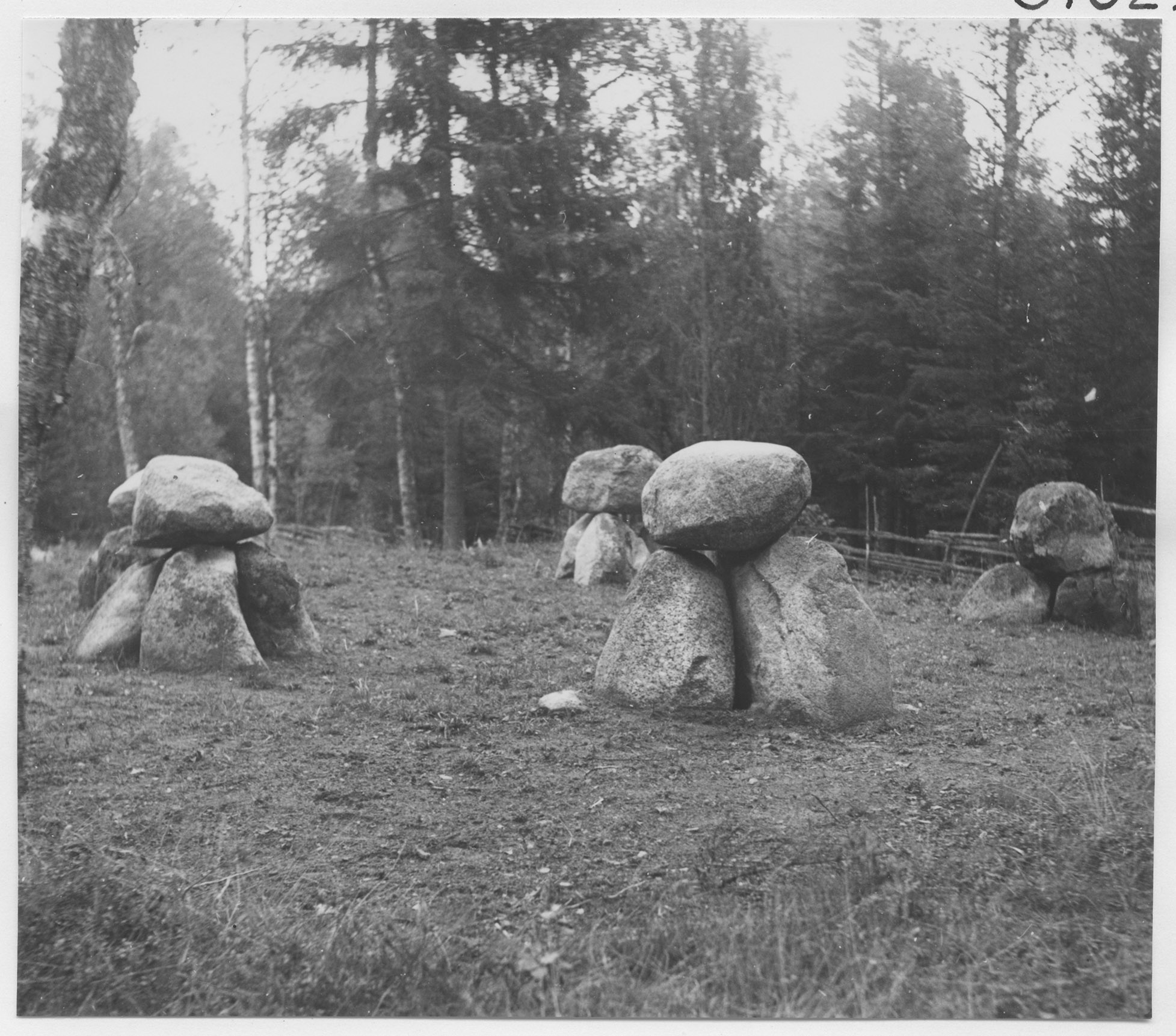 Mårten Sjöbeck, Fagertofta, gravfält från järnåldern, domarring med klumpstenar