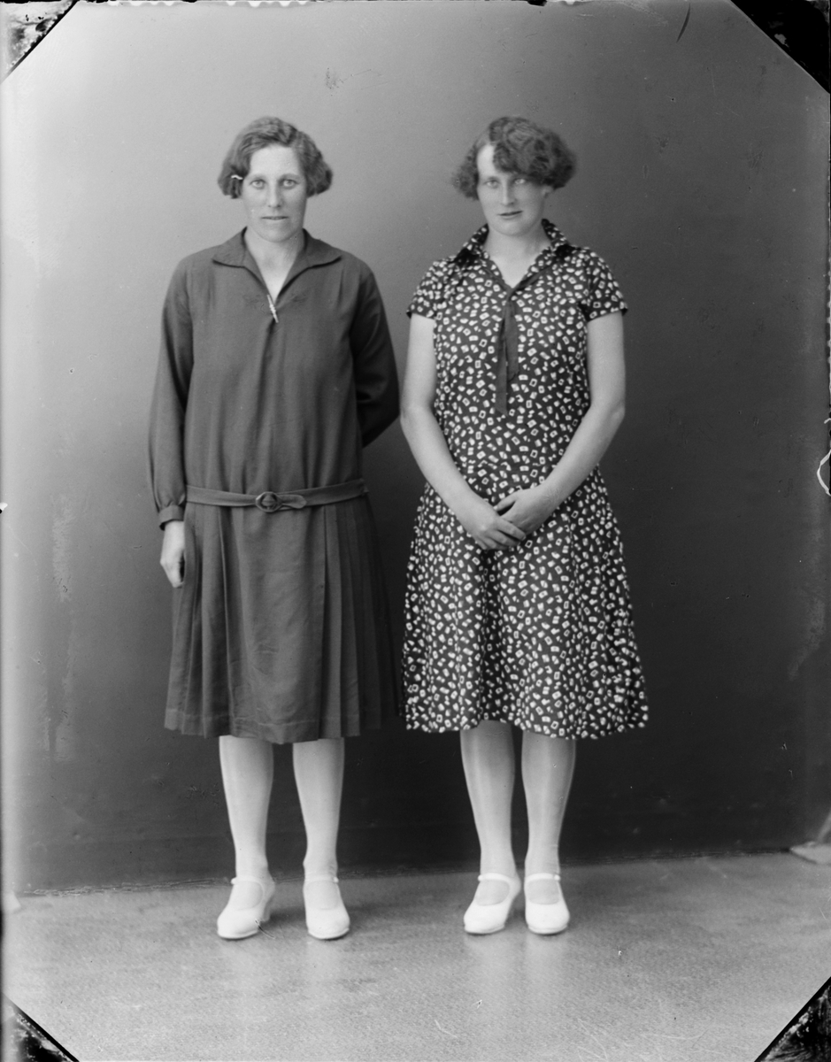 Skötsner-Edhlund, Two Women, Östhammar, Uppland