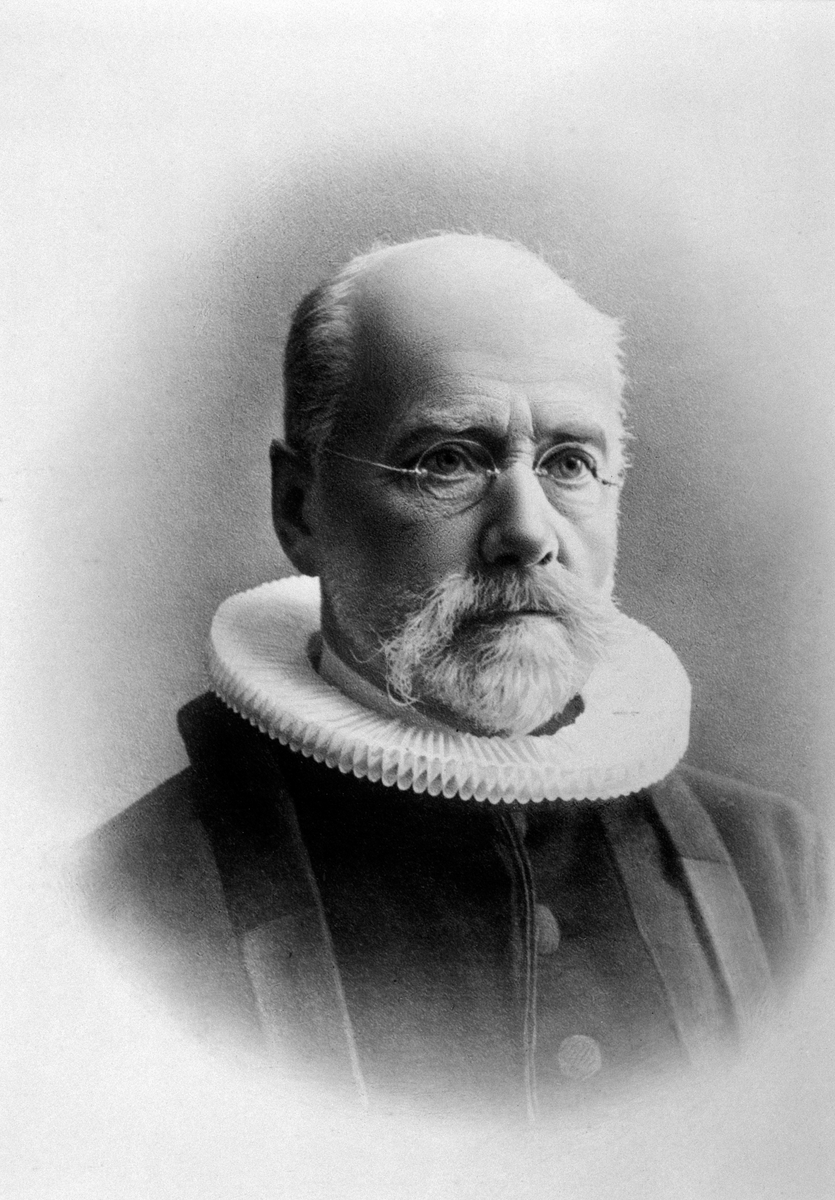 Anno Domkirkeodden, PREST SIGVARD MARTIN NIELSEN, 1844 - 1938, PREST I LØTEN KIRKE FRA 1902-1916