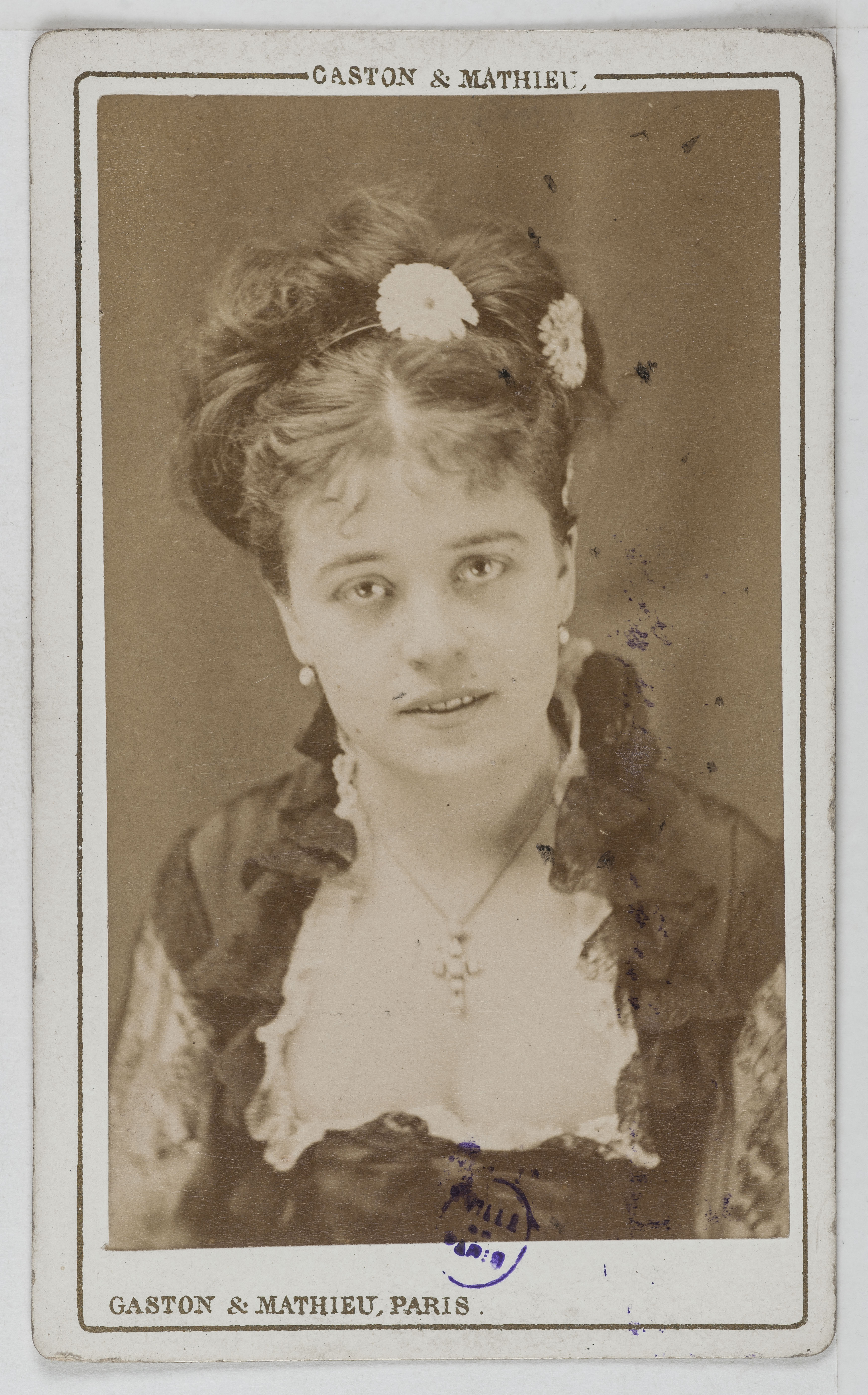 Mathieu & Cie Gaston, Portrait de Claire Othon, actrice de théâtre entre 1865 et 1892.