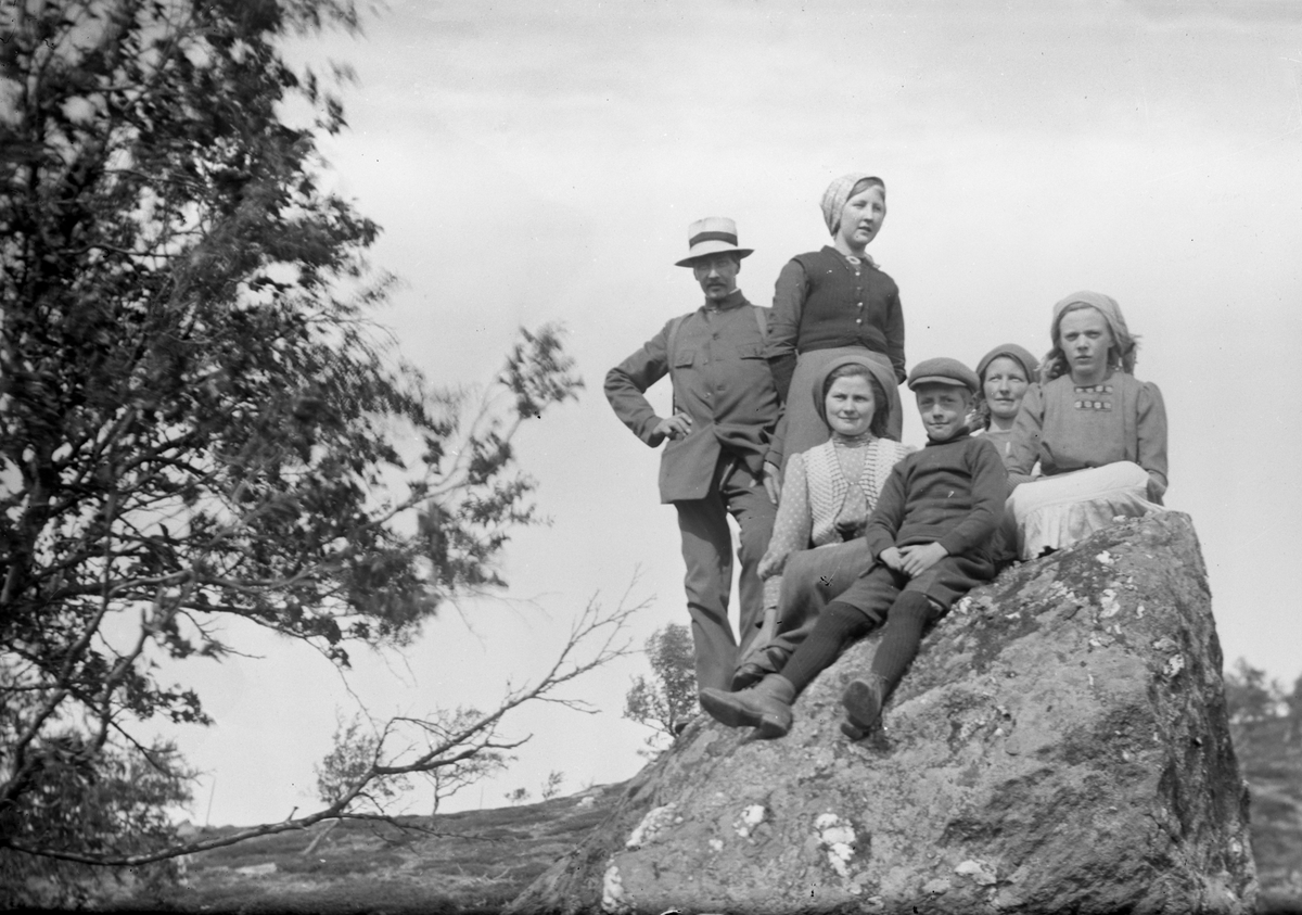Anders O. Sørhuus, Personer på tur