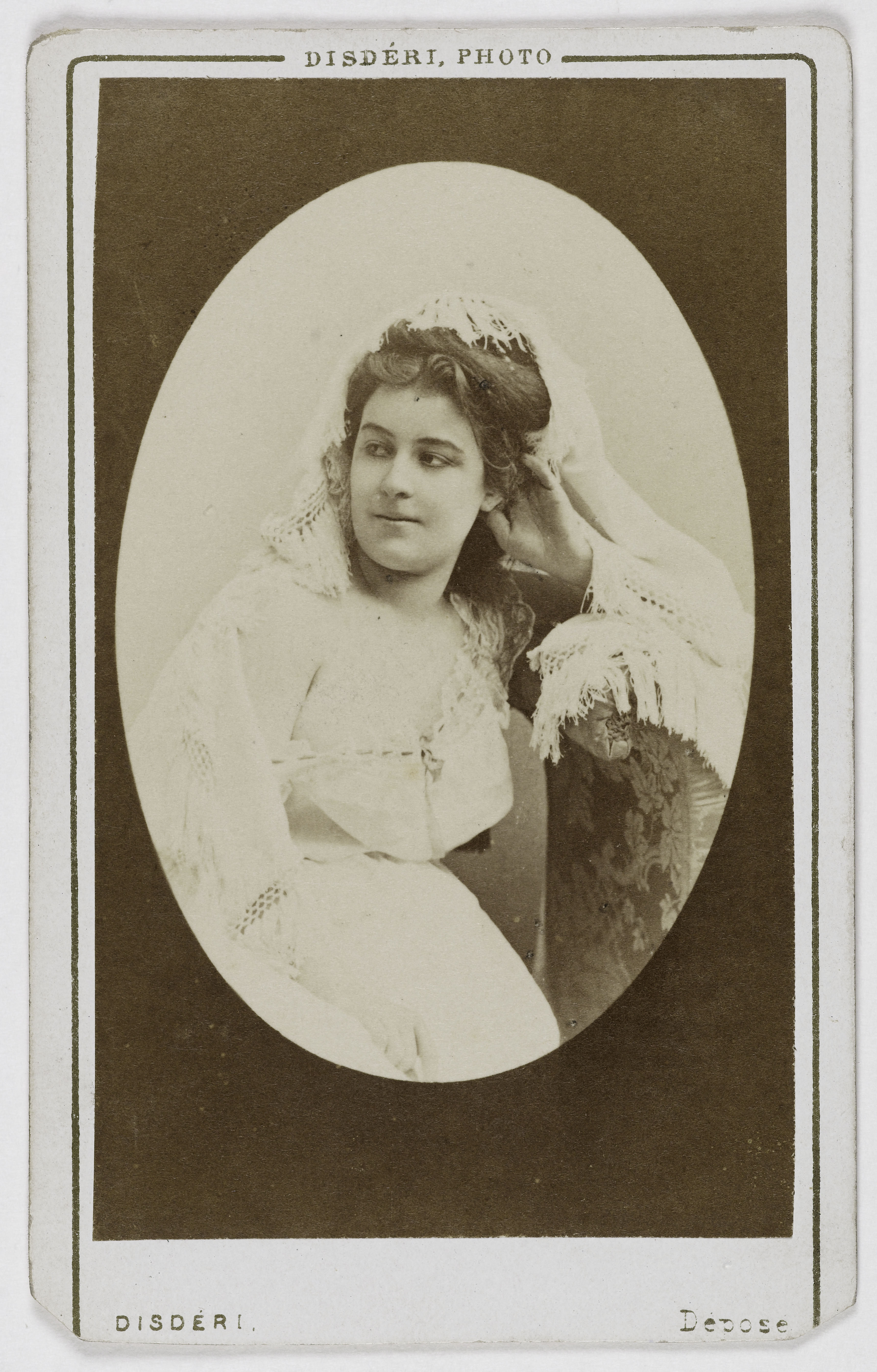 Disderi & Cie, Portrait de Dupries (actrice aux Bouffes)