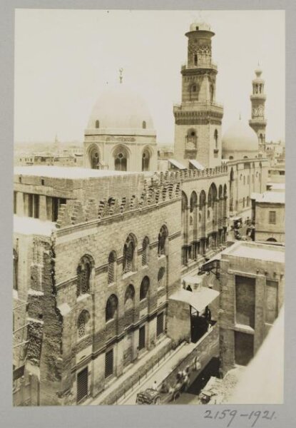 K.A.C. Creswell, The funerary complexes of Mamluk Sultans al-Mansur Qalawun and al-Zahir Barquq, Cairo