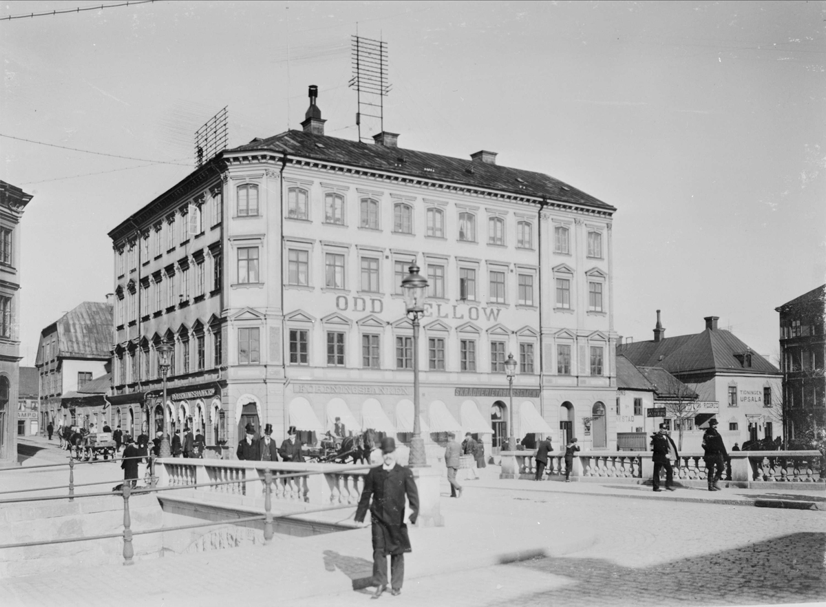 Alfred Dahlgren, The Queen Street - Östra Ått, Dragarbrunn, Uppsala 1901 - 1902. In the foreground Nybron.