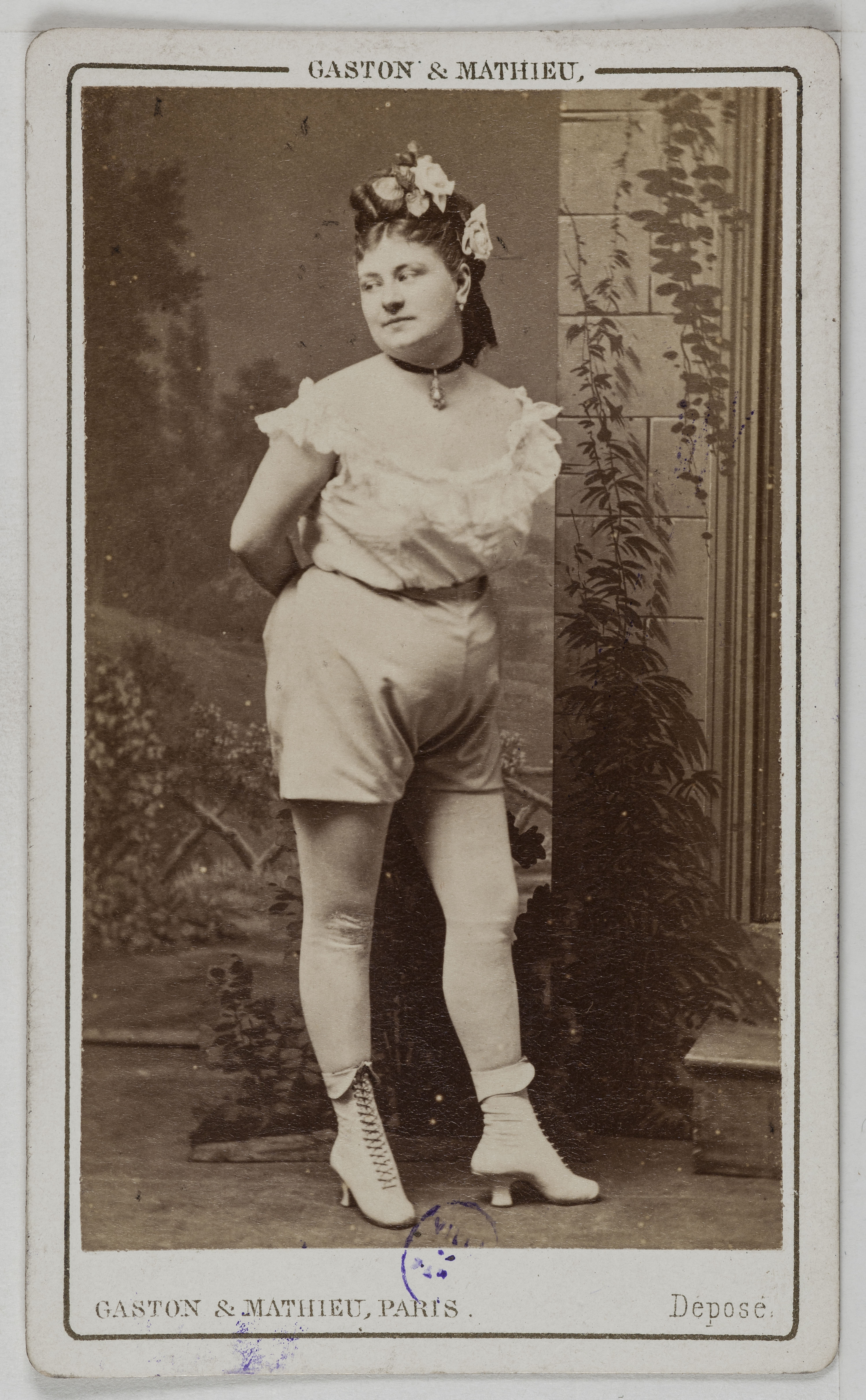Gaston & Mathieu, Portrait de Lydie, (actrice)