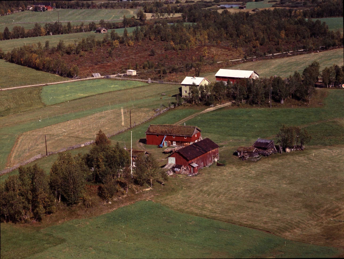 Widerøes Flyveselskap A/S, Gårdsbruk (Berg Øvre).