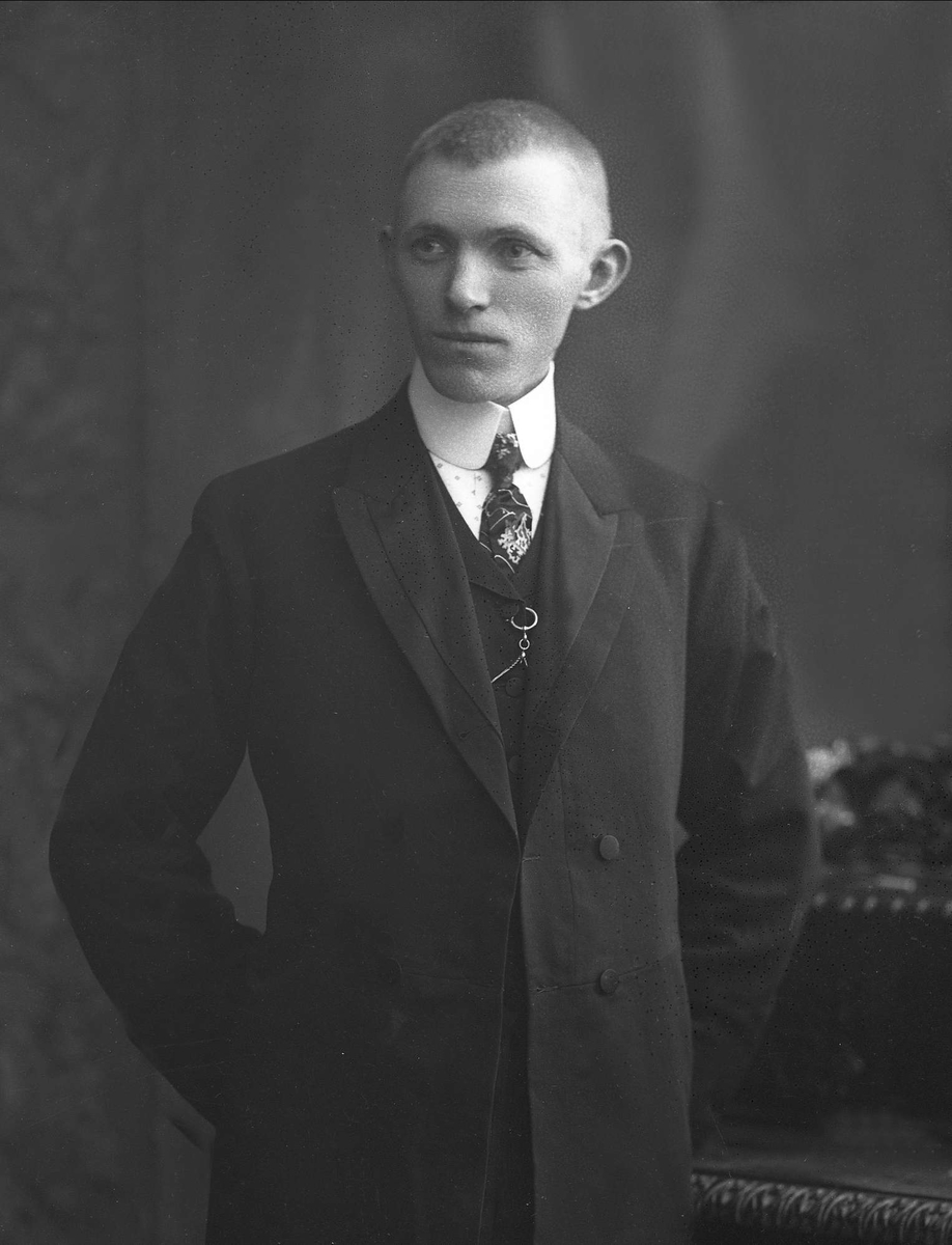 Gustav Borgen, NFB.44798